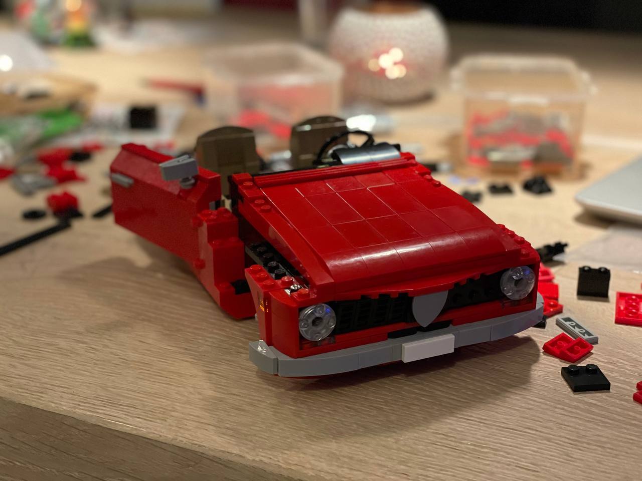 Da wird’s klar, dass es eigentlich nach einem Rundhauber ausschaut… das bleibt es zu korrigieren. Aber trotzdem: auch mit den Türen, alles sehr nah dran.