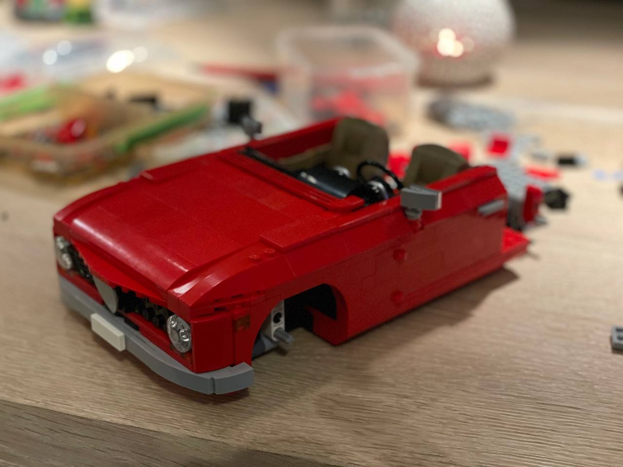 … dann der Kotflügel (und ich muss dringend die Rund-/Flachhaube überarbeiten… soll ja ein Kantenhauber werden).