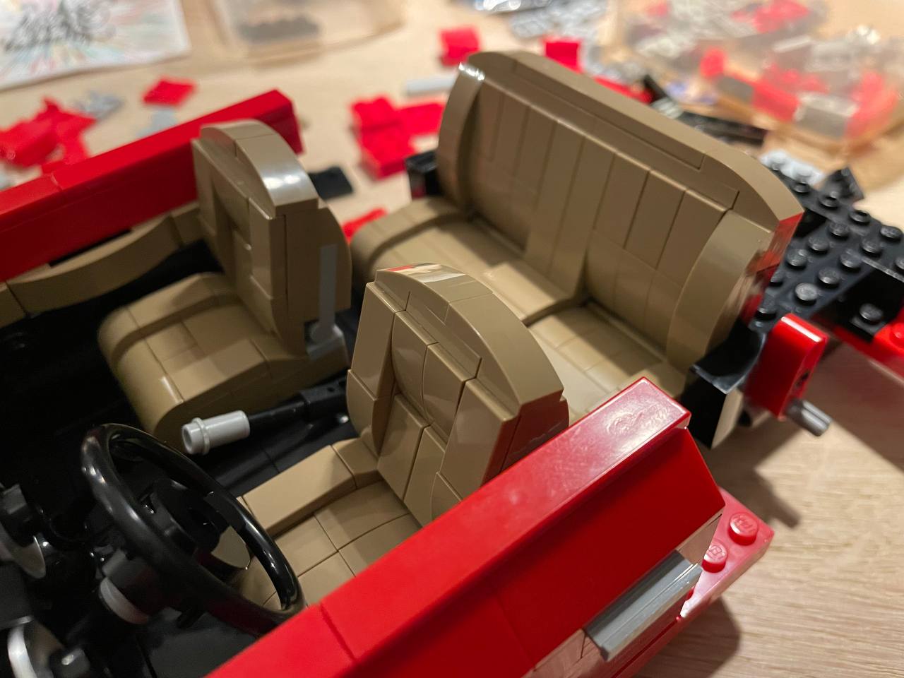 … dafür schaut die Rückbank wieder sehr original aus.